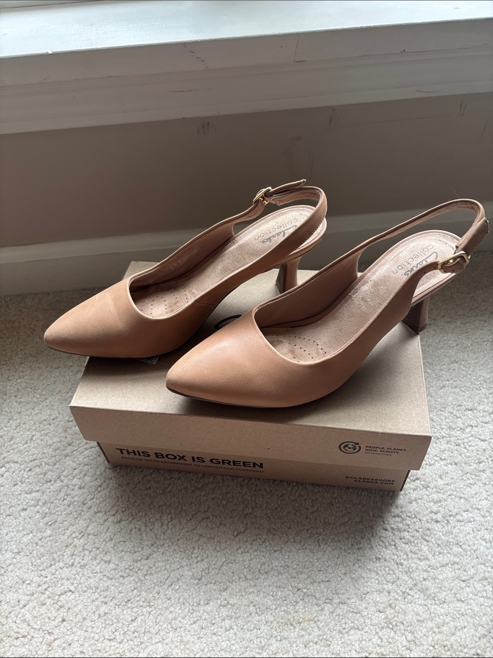 Clarks Women's Tan Slingback Pointed-Toe Heels